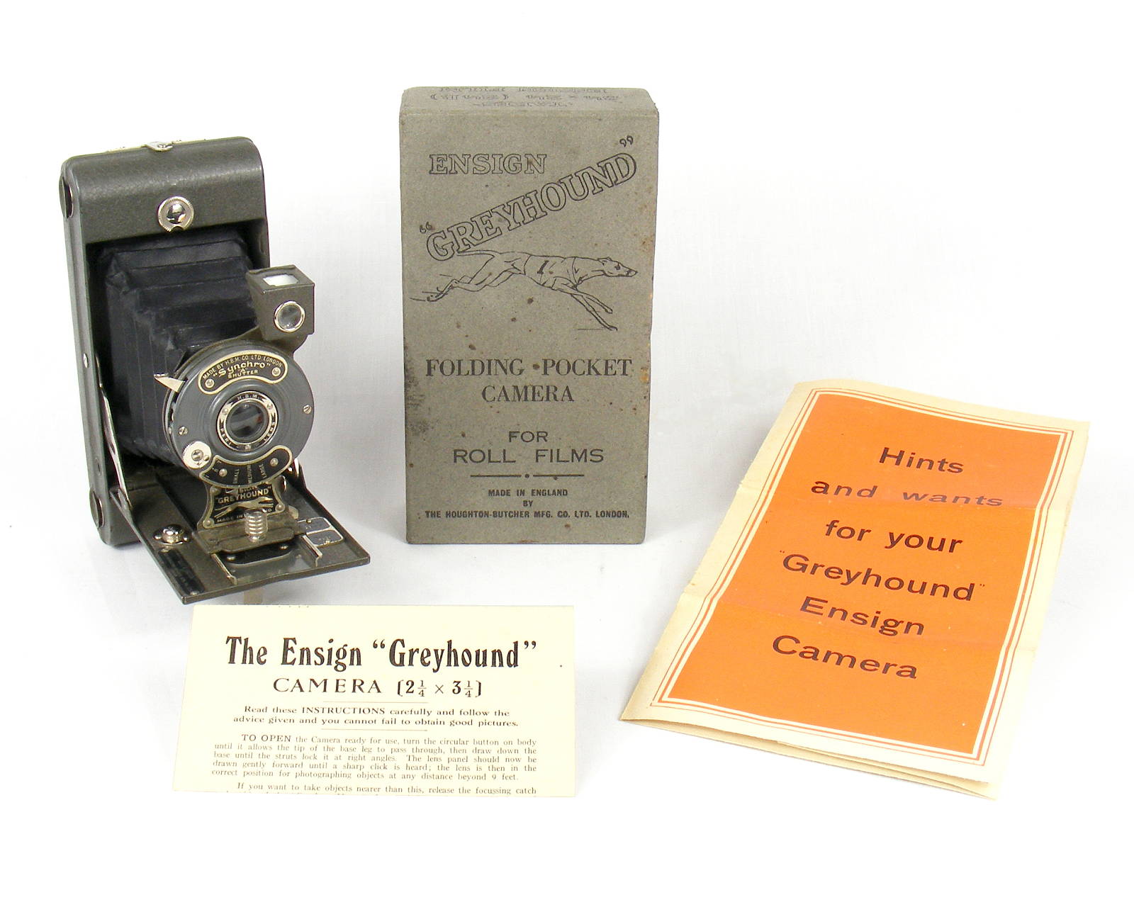 Image of the Ensign Greyhound camera, box and paperwork