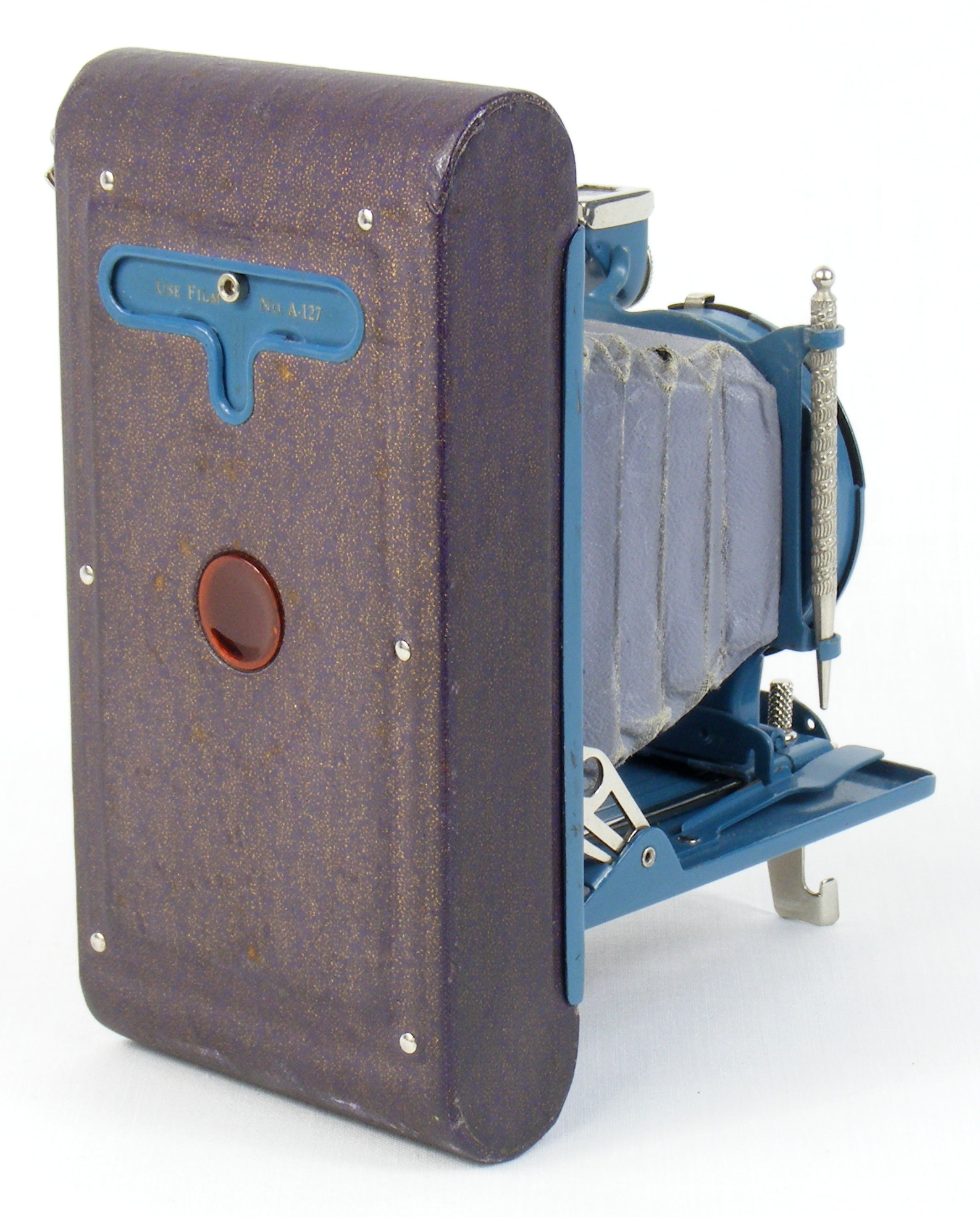Image of Kodak Petite folding camera in Lavender (rear view))