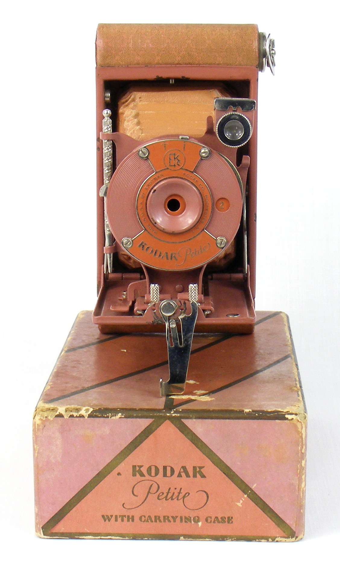 Image of Kodak Petite folding camera in Old Rose with box