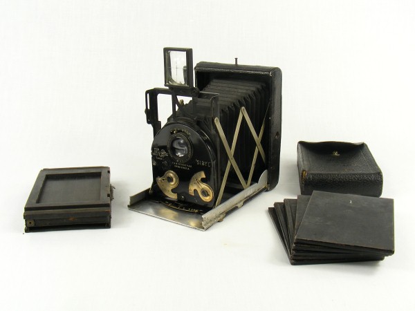 Image of Newman & Guardia Sybil plate Camera